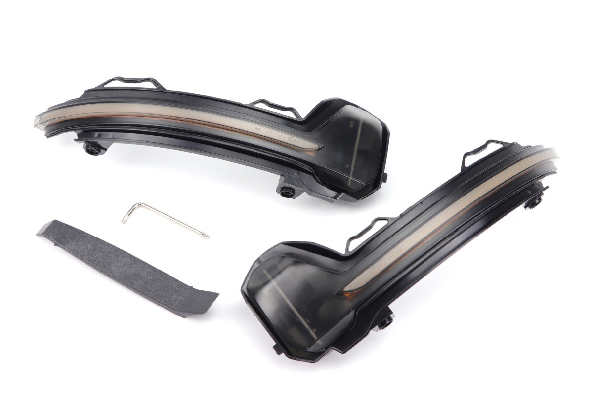 Turn Signal Modification Is Suitable for Volkswagen Touareg Mk3 European Version Tiguan Mk217-19 Tanyue 17-19 Running Water Lights