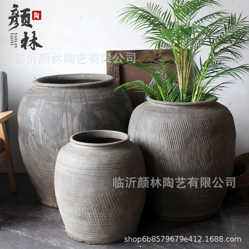 Gran vasija de cerámica, vasija de cerámica, gran patio, vasija de cerámica vieja, vasija de cerámica antigua, vasija de cerámica antigua, vasija de cerámica antigua, vasija de cerámica de agua antigua