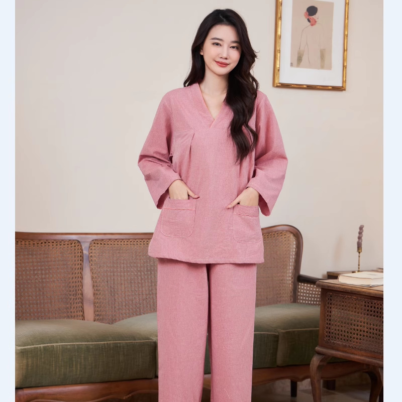 여성의 핑크 씻은 면화