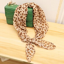 欧美经典豹纹印花气质女士小方巾春夏薄雪纺纱巾出游护颈防晒丝巾