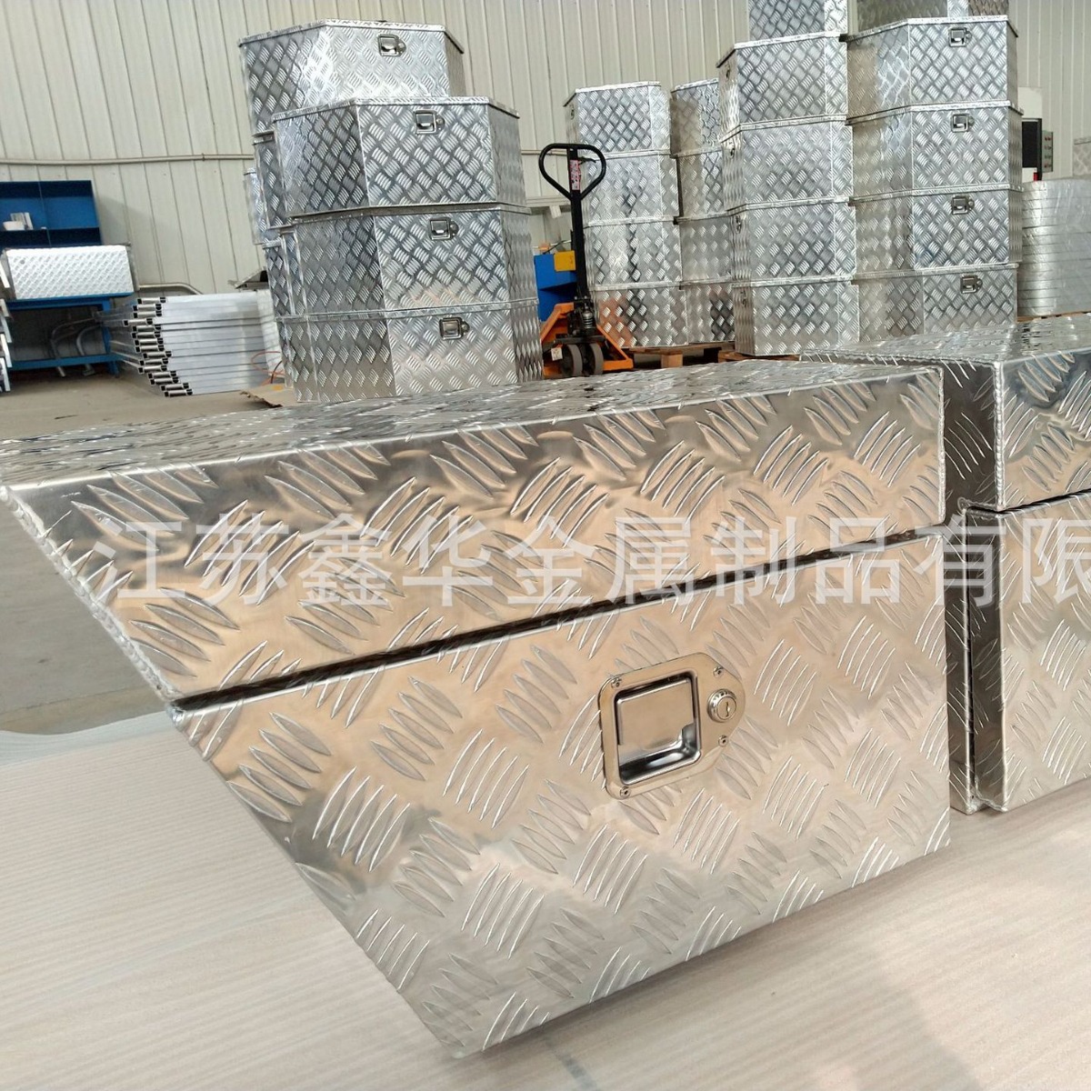 厂家定 制加工各种尺寸铝合金工具箱皮卡车厢卡蓬工具箱 厂家直销