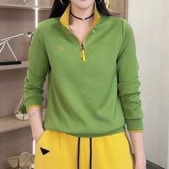 2025新型のお母さんの春の洋風の底のシャツの女性の修身はヨーロッパの商品の長袖のtシャツの上着の中で上着を掛けます。