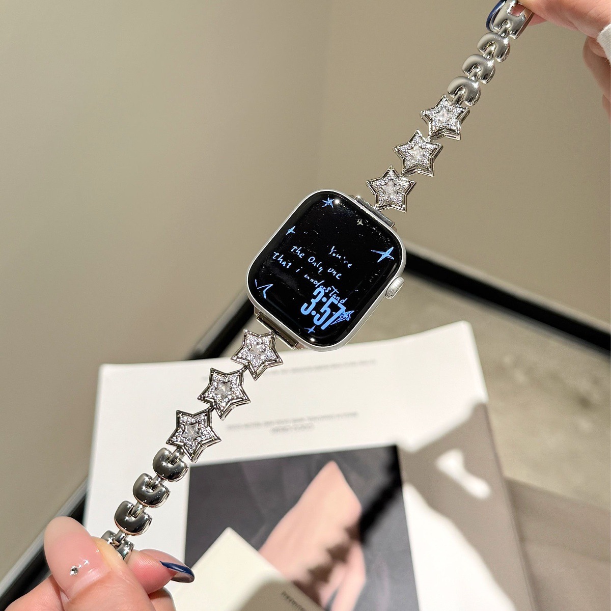 Suitable for Apple Watch Strap 11Th Generation Apple Female Iwatch987Se Zircon Flash Diamond Star Chain Ins Female S10