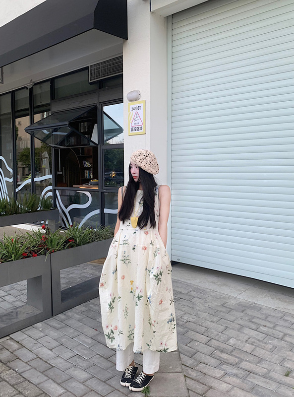 Sweet Style Sleeveless Round Neck Floral dress Women's Clothing Summer 2025 New Loose Slimming A- line Dress Midi Dress Sweet Style Sleeveless Round Neck Floral dress Women's Clothing Summer 2025 New Loose Slimming A- line Dress Midi Dress