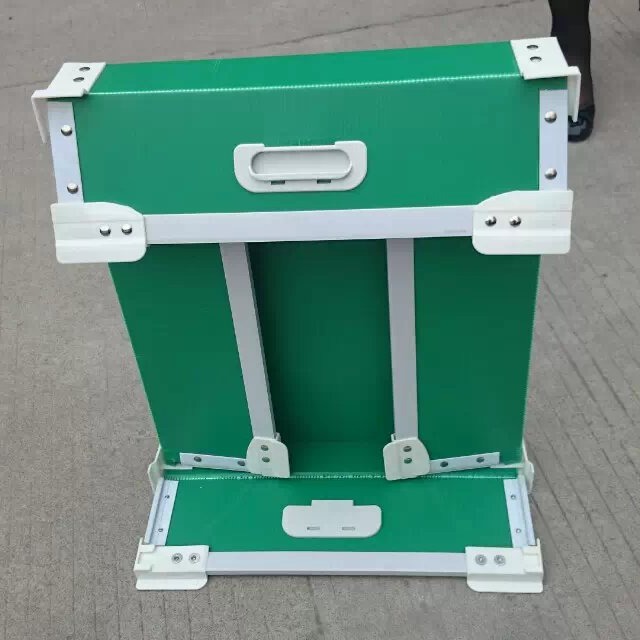 四边折叠中空板箱 万通板箱配件 折叠箱边条内扣边条供应