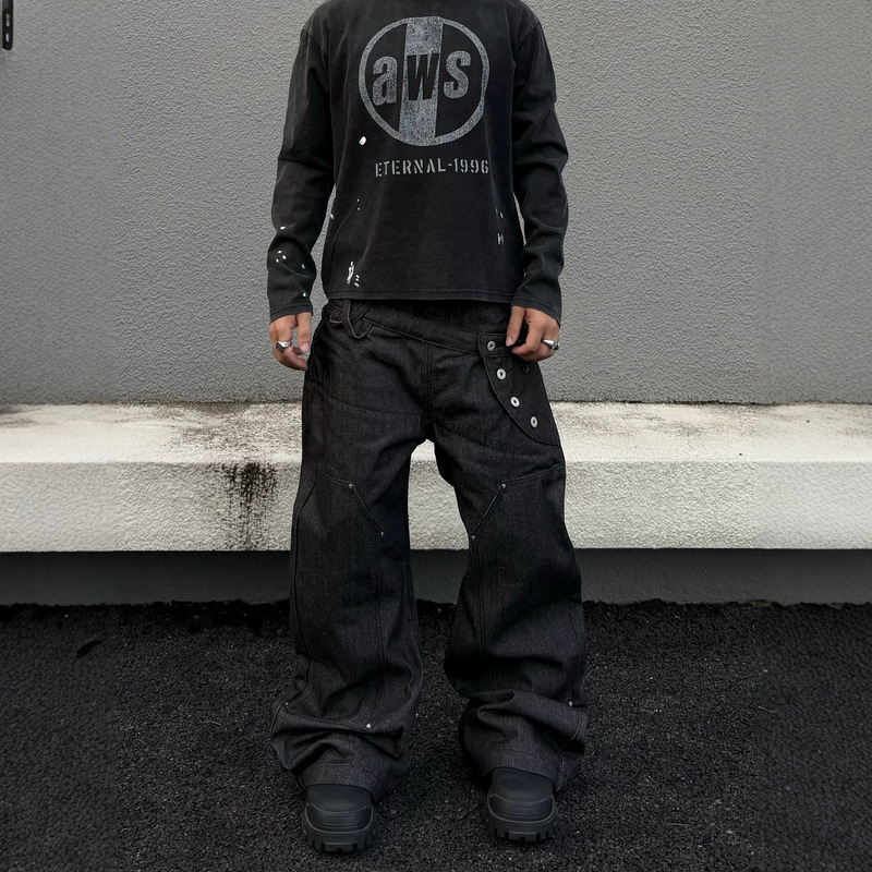 American-style heavyweight double-waistband design, trendy curved-leg jeans for men, featuring a loose fit, washed black denim, and long length