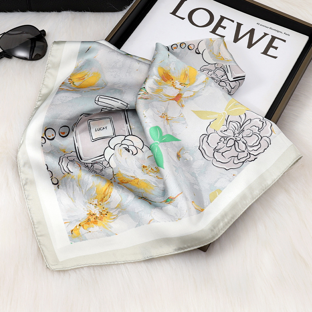 Pequeña impresión fresca 70 bufanda de seda de imitación temperamento babero de mujer de viaje plantas de todo fósforo bufanda cuadrada de flores mujeres al por mayor