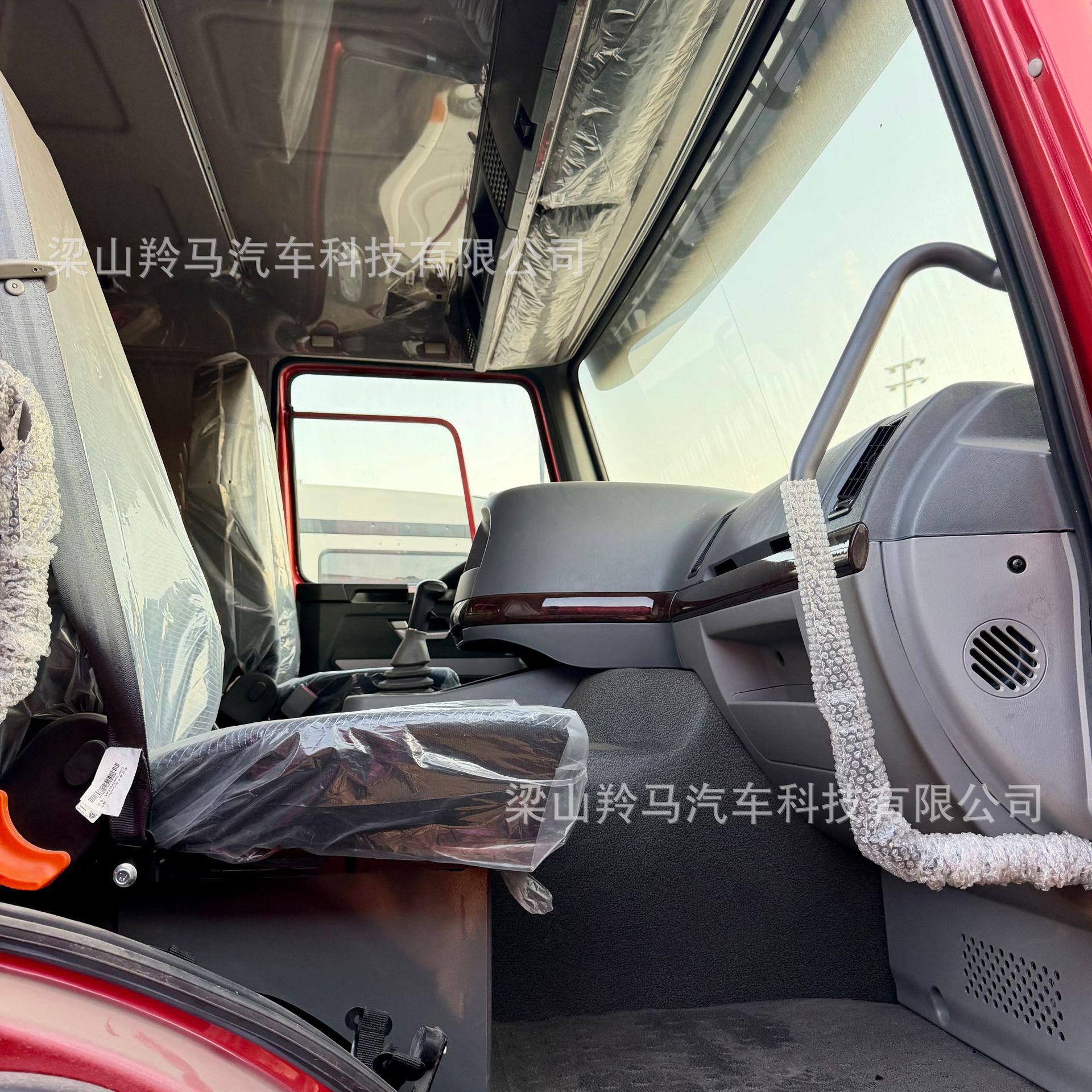 Cross-border medium-duty specialized work truck, HOWO 6x4 dump truck, eight-wheel dump truck, engineering transport truck