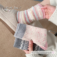 �c�Ӽ���ë�m��Ů��Ͳ�m�ﶬ�ӽq�Ӻ�ů��ϵ�͹ŷ�ɫ��q�Ѷ��m