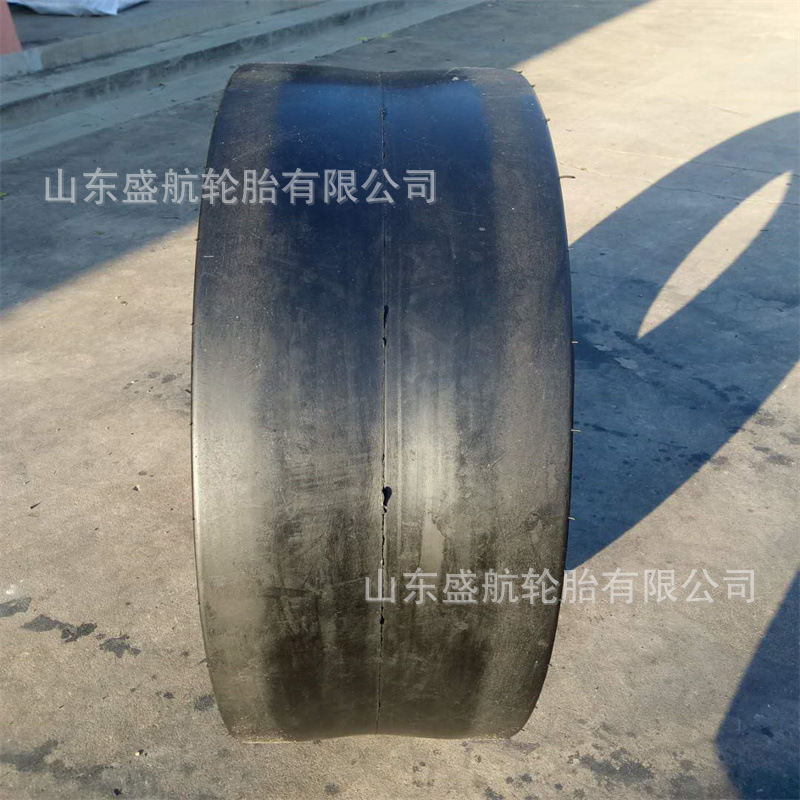 光面胶轮压路机轮胎11.00-20 C-1斜交充气耐磨工程轮胎1100-20