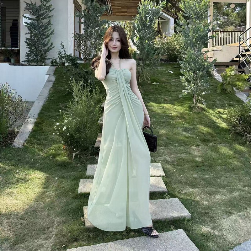 Beach Vacation Slim-Fit Tube Top Long Dress for Slightly Plump Women, Fashionable Niche Design, Elegant and Stylish Dress for Women