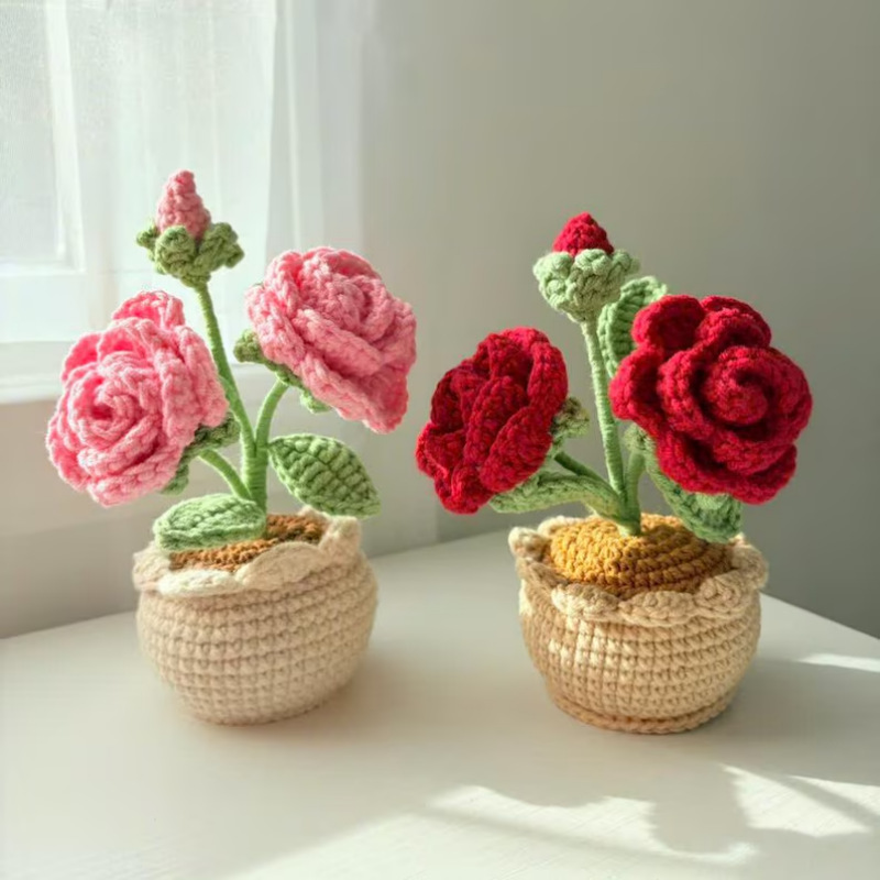 Producto terminado crochet a mano transfronterizo de lana de rosa de doble cabeza en maceta de escritorio decoración del hogar cálido regalo de flores falsas hechas a mano