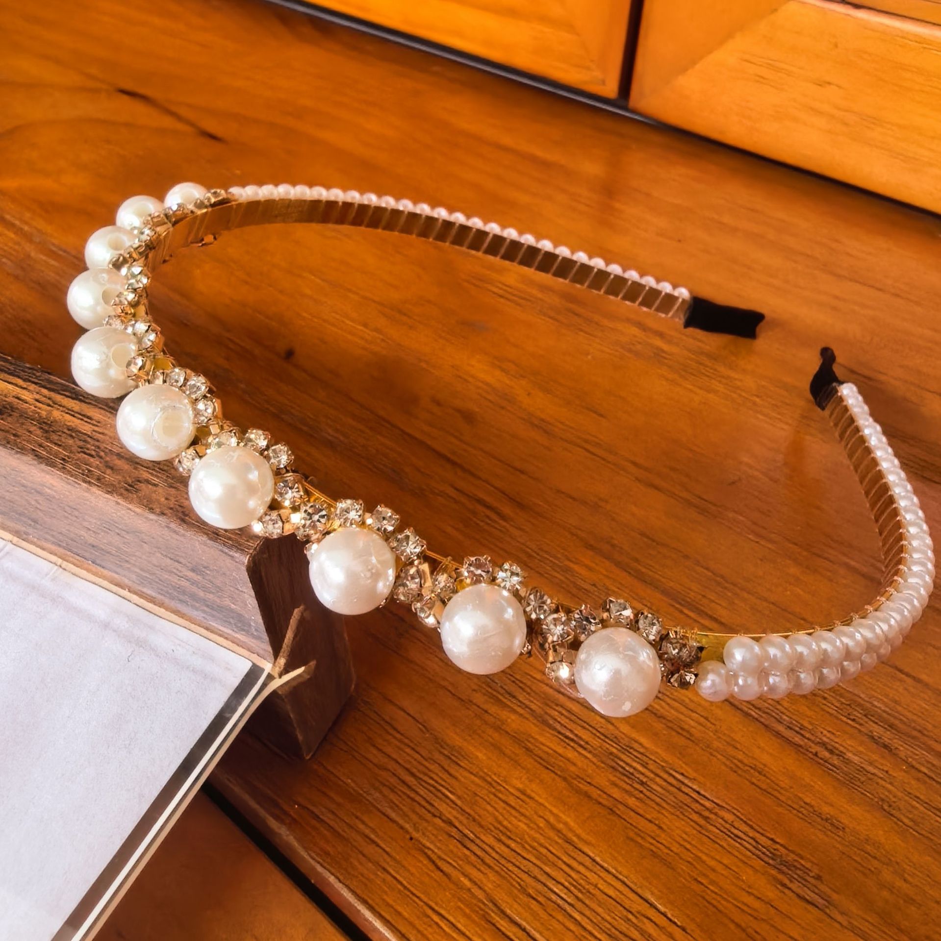 Diadema de Doble Capa con Perlas y Cristales Hecha a Mano para Mujer image 11