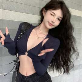 ins性感长袖大V领短款长袖t恤女春秋纯欲辣妹小众打底外穿上衣女T