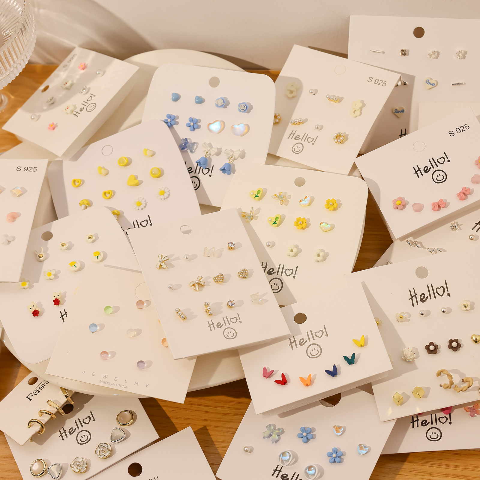 Juego de pendientes de aguja de plata simple y pequeño, combinación de pendientes geométricos de amor, pendientes lindos y dulces de todo fósforo, puesto al por mayor