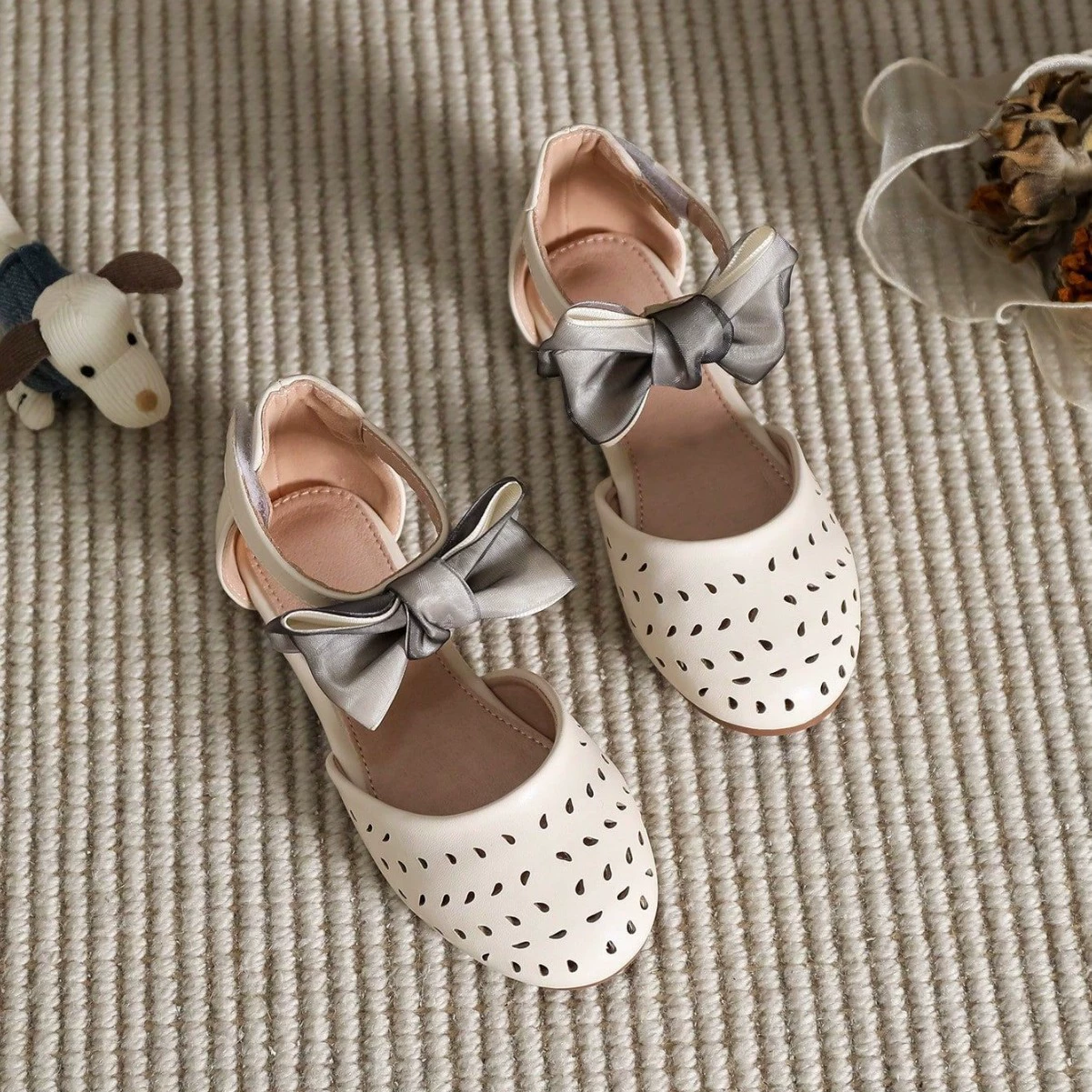 Трансграничная внешняя торговля маленькие ароматные банты полые девушки плоские туфли одиночные туфли простые полые липучки мягкие туфли