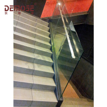 佛山制造不锈钢扶手玻璃夹配件栏杆 钢化玻璃无立柱 楼梯设计栏杆