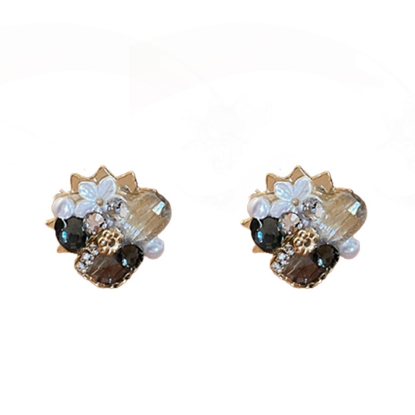Fashionable universal earrings