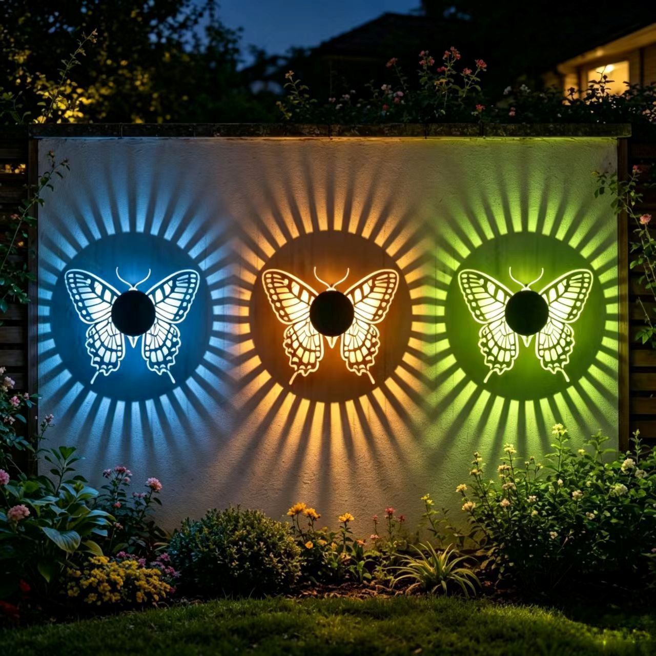 Lámpara de pared solar decorativa para jardín y patio, con proyección de mariposas y colibríes, de hierro forjado, colorida, para exteriores, tipo downlight.