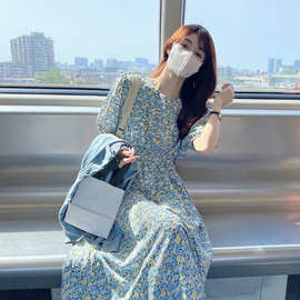 小清新泡泡袖碎花连衣裙女夏季2025新款跨境法式连衣裙收腰法式裙