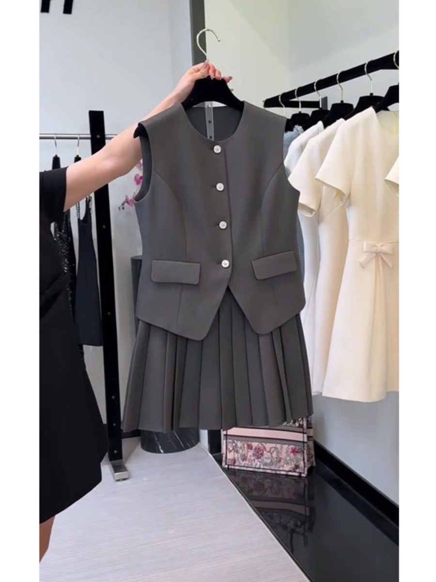Bộ vest đen phối đồ FL240420 áo vest không tay mùa hè nữ áo gile xếp ly váy hai mảnh dáng nhỏ — Màu xám chi tiết 4