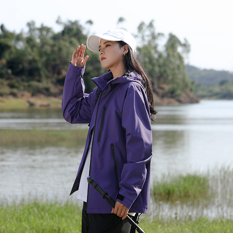 Ropa de asalto al aire libre para mujeres delgadas encapuchadas primavera y otoño nueva ropa de pesca a prueba de viento a prueba de agua tamaño grande turismo tibetano