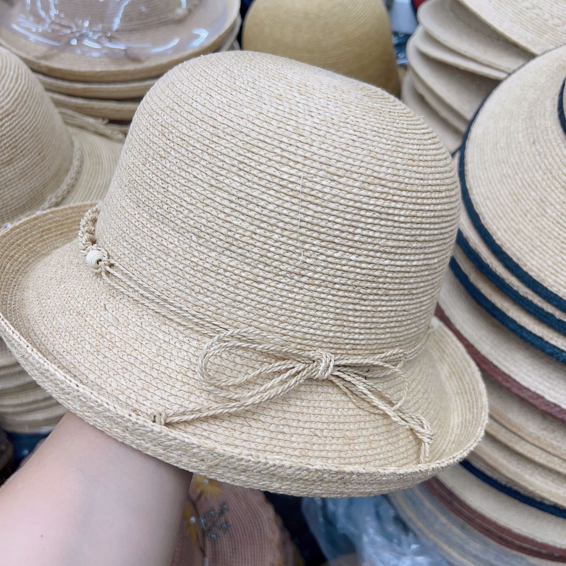 Hepburn Style Women's Sun Hat With Wide Brim Foldable Straw Hat_voghion.com