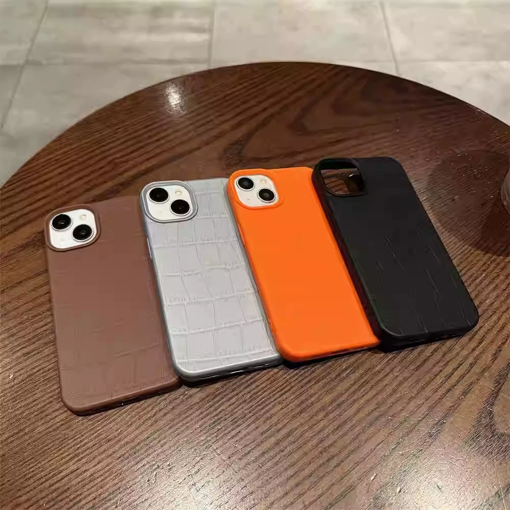 Силиконовый чехол (Apple) для iPhone 16, совместимый с iPhone 15 Pro — матовая поверхность, ударопрочный