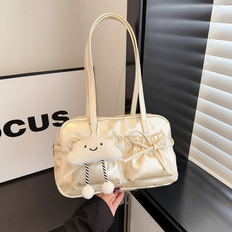 Off-white belt pendant