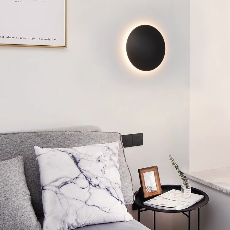 Lámpara de noche simple, diseñador moderno nórdico, lámpara de noche de dormitorio, lámpara de pared de pasillo ultrafina redonda, traje de atmósfera blanca