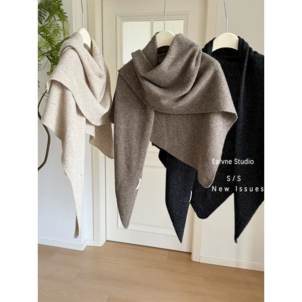 High-End Old Money Style Winter 100% Pure Wool Thick Large Triangular Scarf Casual Knitted Shawl Outerwear Neck Warmer for Women