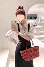 ��ܽС�R�紺�n���OӋ�����e�ٴ���|����ӡ���r��Ů���L���㱳��
