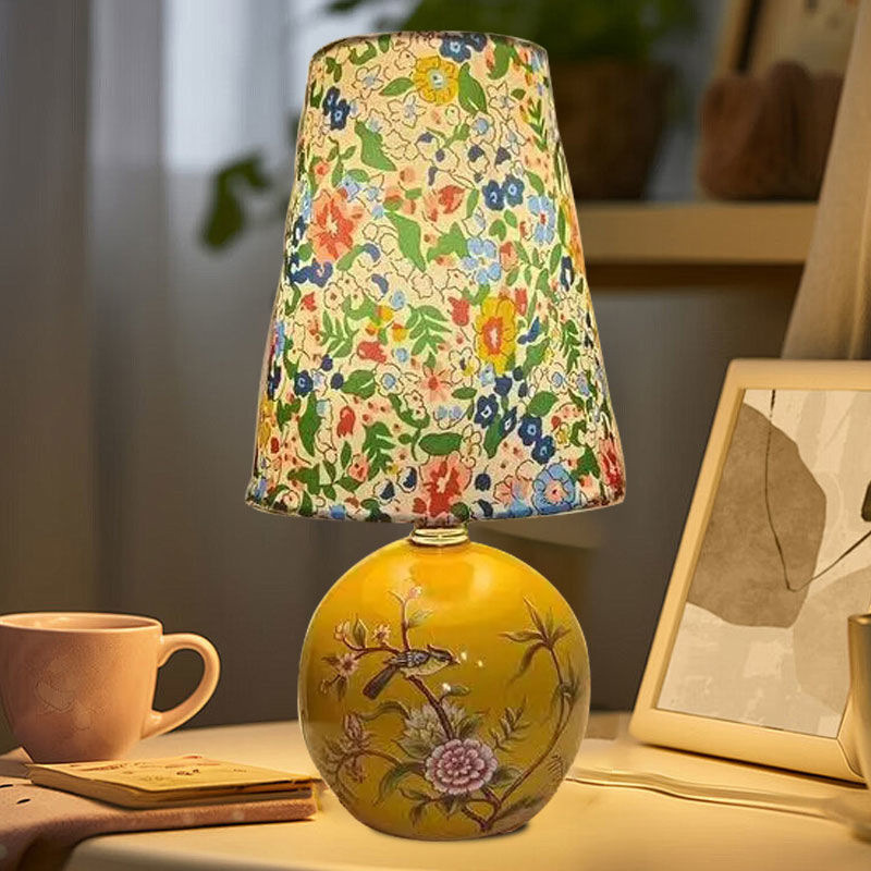 노란 꽃과 새 스타일