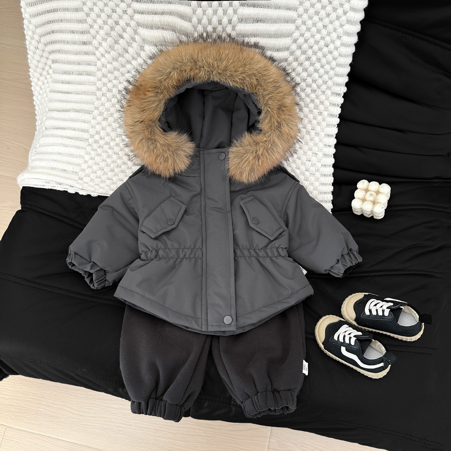 Niños invierno parker ropa de algodón bebé moda algodón intercalado grueso con capuzas chaqueta de algodón de cuello de lana para bebés chaqueta caliente a prueba de viento