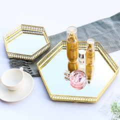 Light luxury Nordic style retro hollow gold-plated iron fruit plate Creative mirror glass storage tray for living room