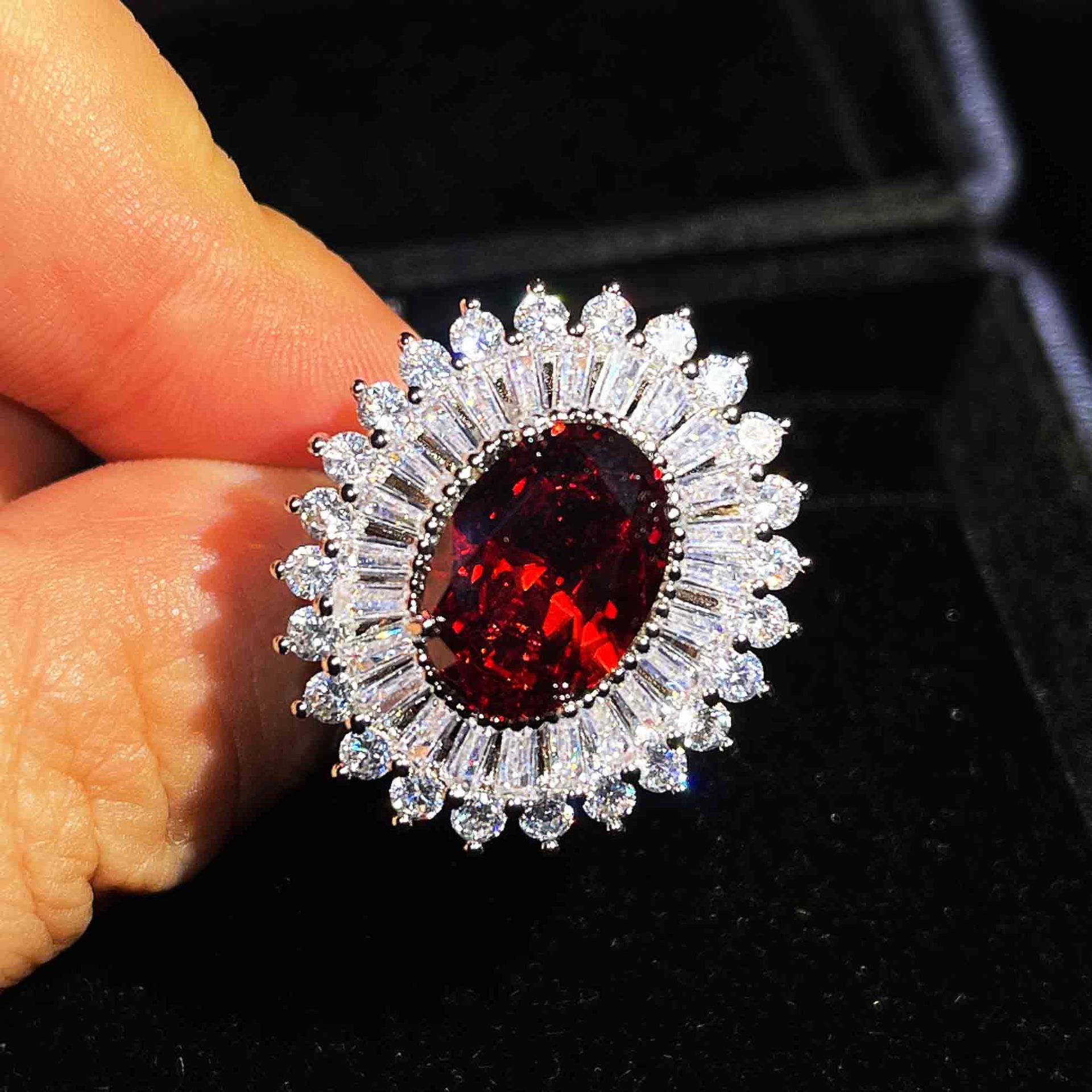 Nouveau luxe plein de zirconium grenade rubis ensemble net rouge recommand bijoux haut de gamme collier pendentif anneau ouvertpicture2