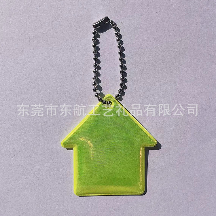 厂家定制热销创意卡通反光挂饰环保PVC高亮反光吊牌夜间安全警示