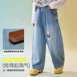 儿童弯刀牛仔裤2026春季新款女童中大童休闲刺绣卡通印花牛仔长裤