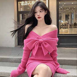玫红色V领蝴蝶结长袖针织衫连衣裙女秋季性感收腰包臀裙