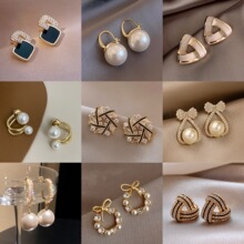 跨境热销仿珍珠耳环轻奢高级感 女时尚镶钻珍珠吊坠百搭耳饰耳环