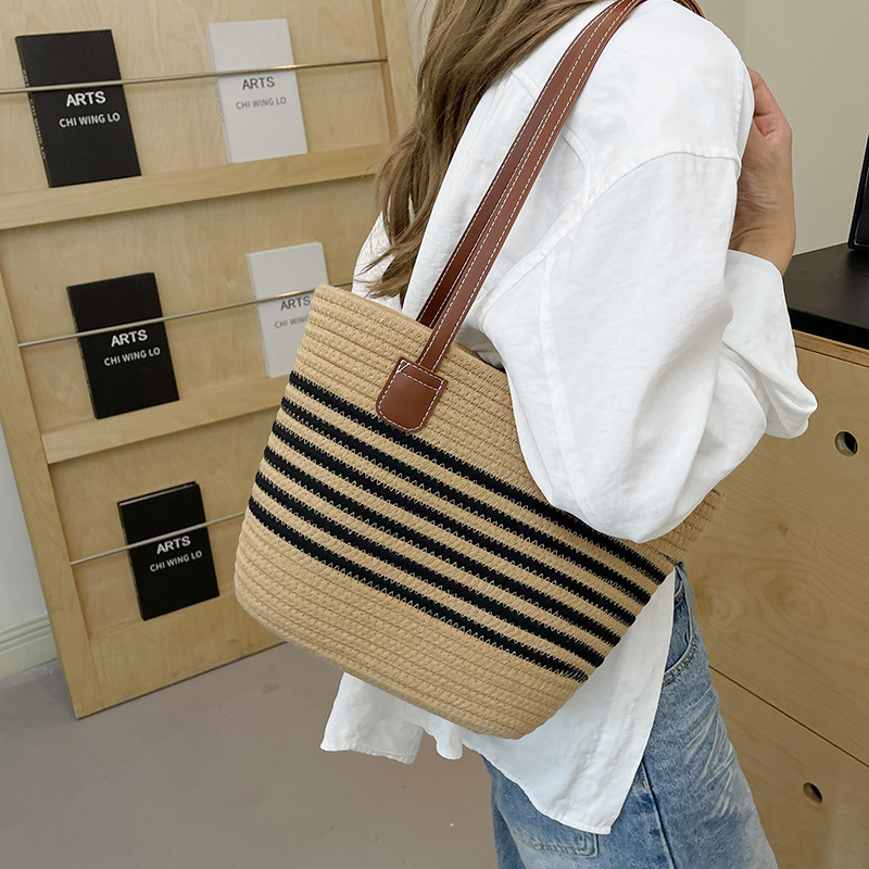 Bolsa de paja de gran capacidad para mujeres 2024 nuevo verano versátil bolsa de hombro de vacaciones en la playa bolsa de tejido