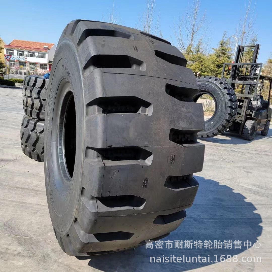 OTR 40.00R57-TB599*E-4 越野巨人 巨型轮胎 刚性自卸车轮胎