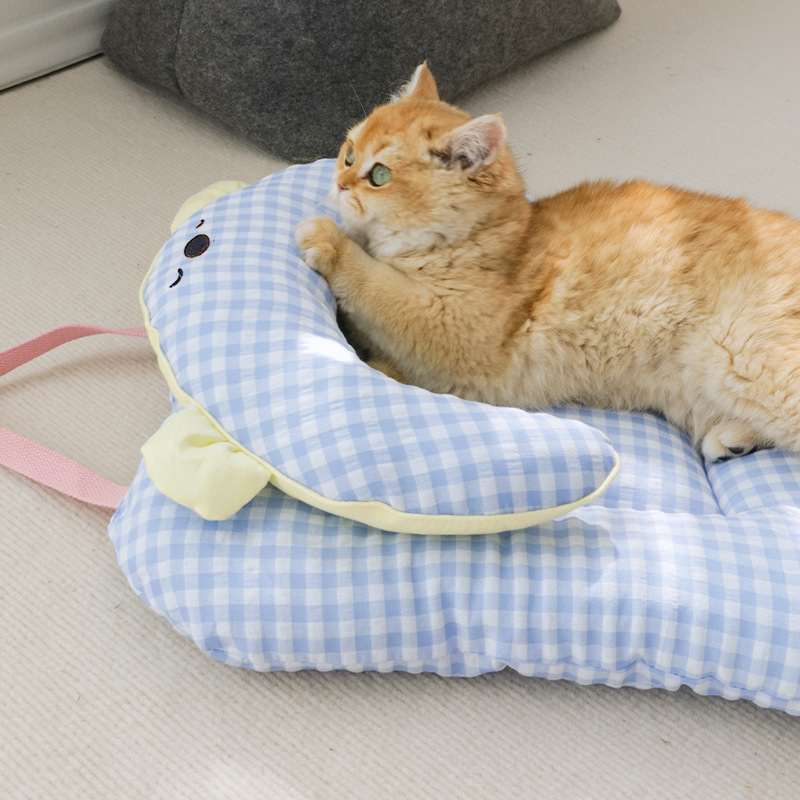 블루 체크 무늬 쿠션 + 베개