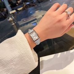 林志玲同款戴卓維納小方表鑽圈方形小牛皮帶兩針半女表一件代發