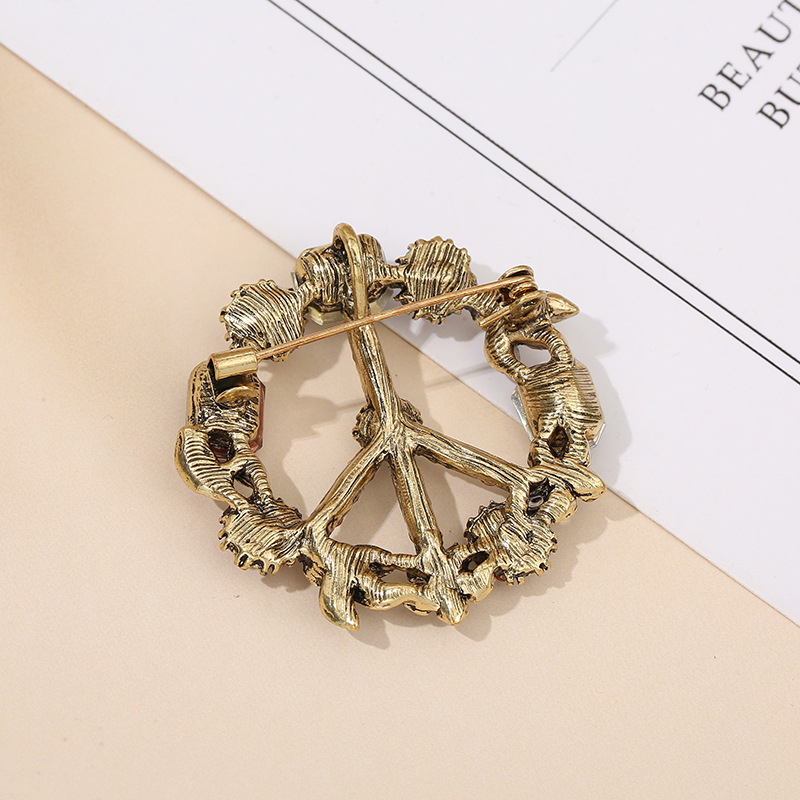 Retro Round Wings Snake Alloy Rhinestone Unisex Brooches display picture 2