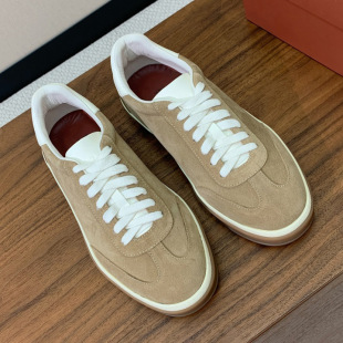 �������H��Ƥ��ӖЬ�¿������e��Ь�p�ݕr��Ůʿ�ٴ��\��Ь