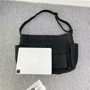 �͹Ź��b�LŮʿ�μ��б������������^��������ˇ���e���������]