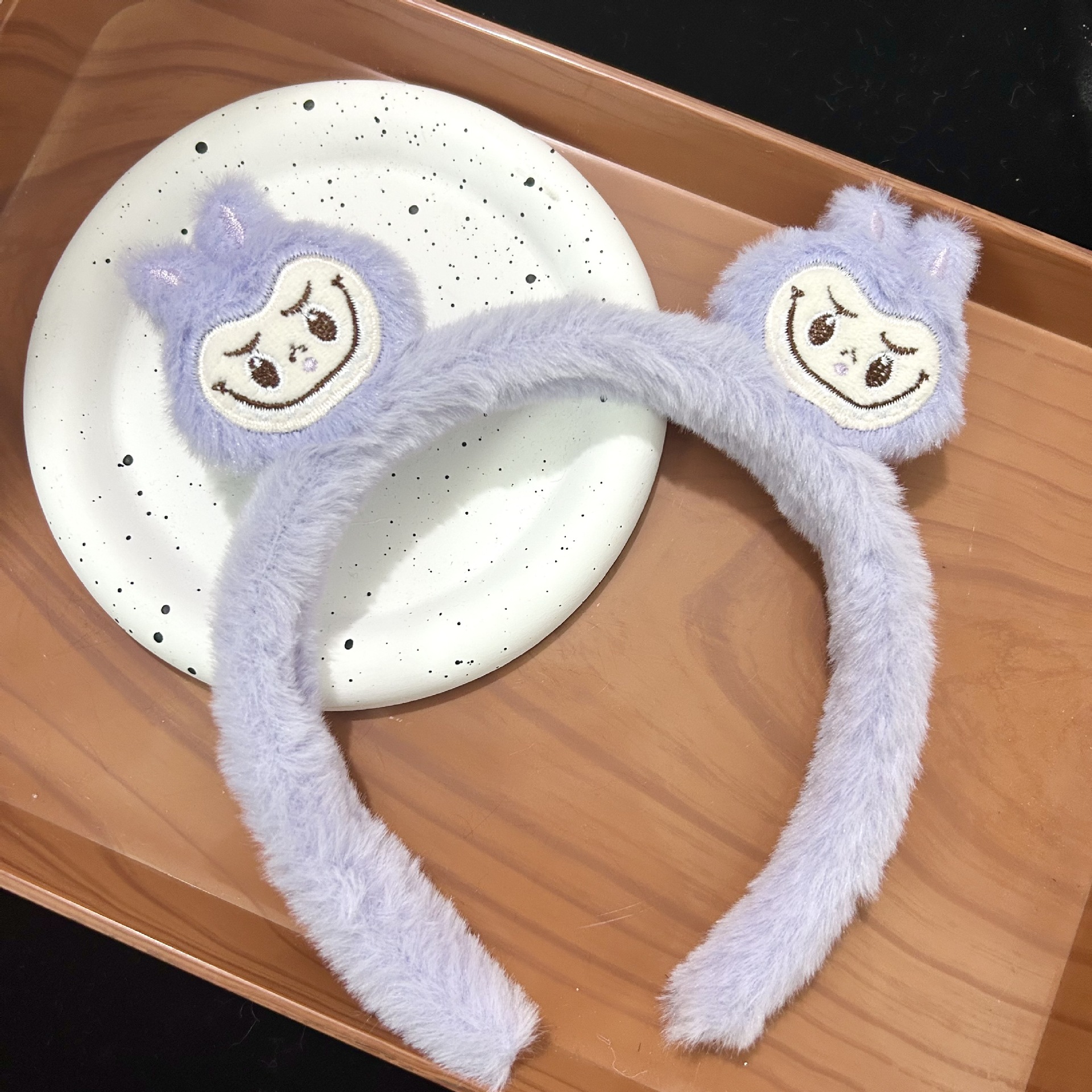 Otoño y invierno lindos bandas de cabello de ranas para mujeres máscaras faciales para lavar la cara dibujos animados de peluche bandejas de cabello extrañas tarjetas de cabello al por mayor