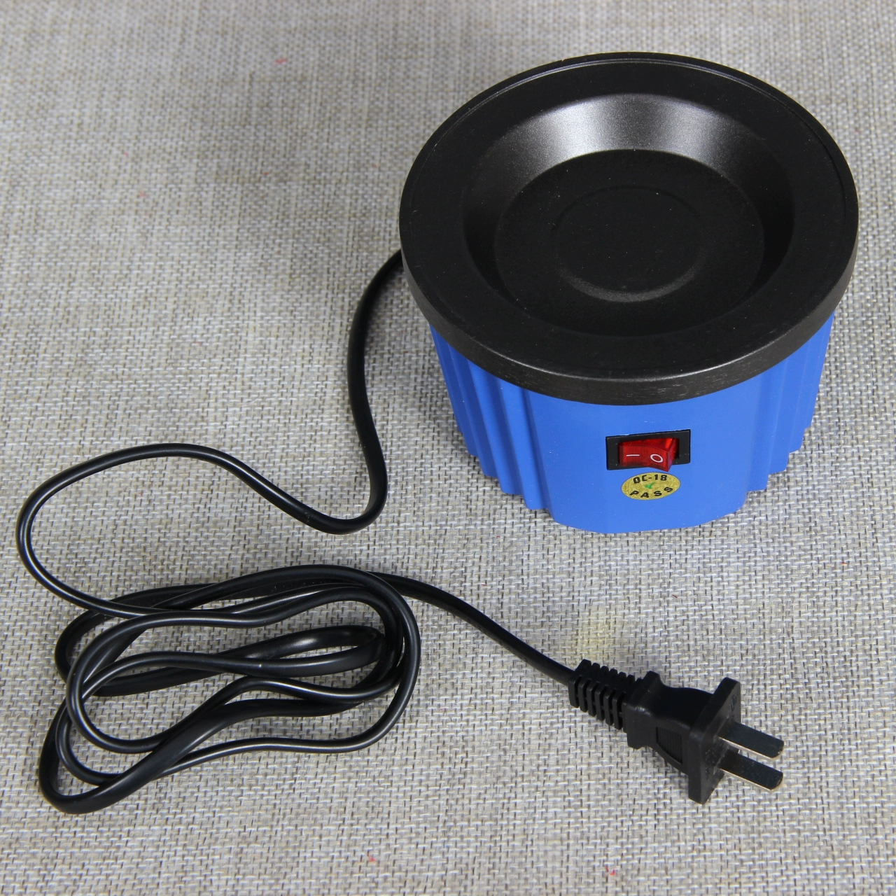 Пистолет для горячего клея для свадебных цветочных композиций, клеевые стержни для цветочных композиций, клеевые стержни для цветочных композиций в свадебном зале, пистолет для горячего клея.