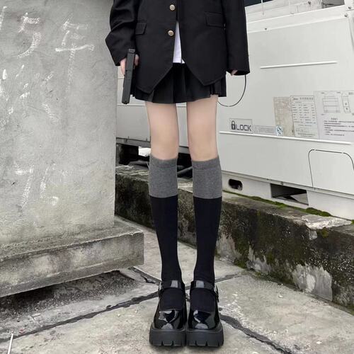 [Segmented pressure slimming] stockings over the knee socks spring and autumn black and gray splicing college style JK calf socks plastic